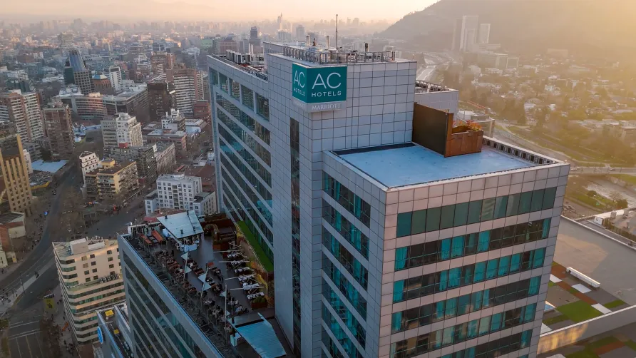 ac hotel cenco costanera